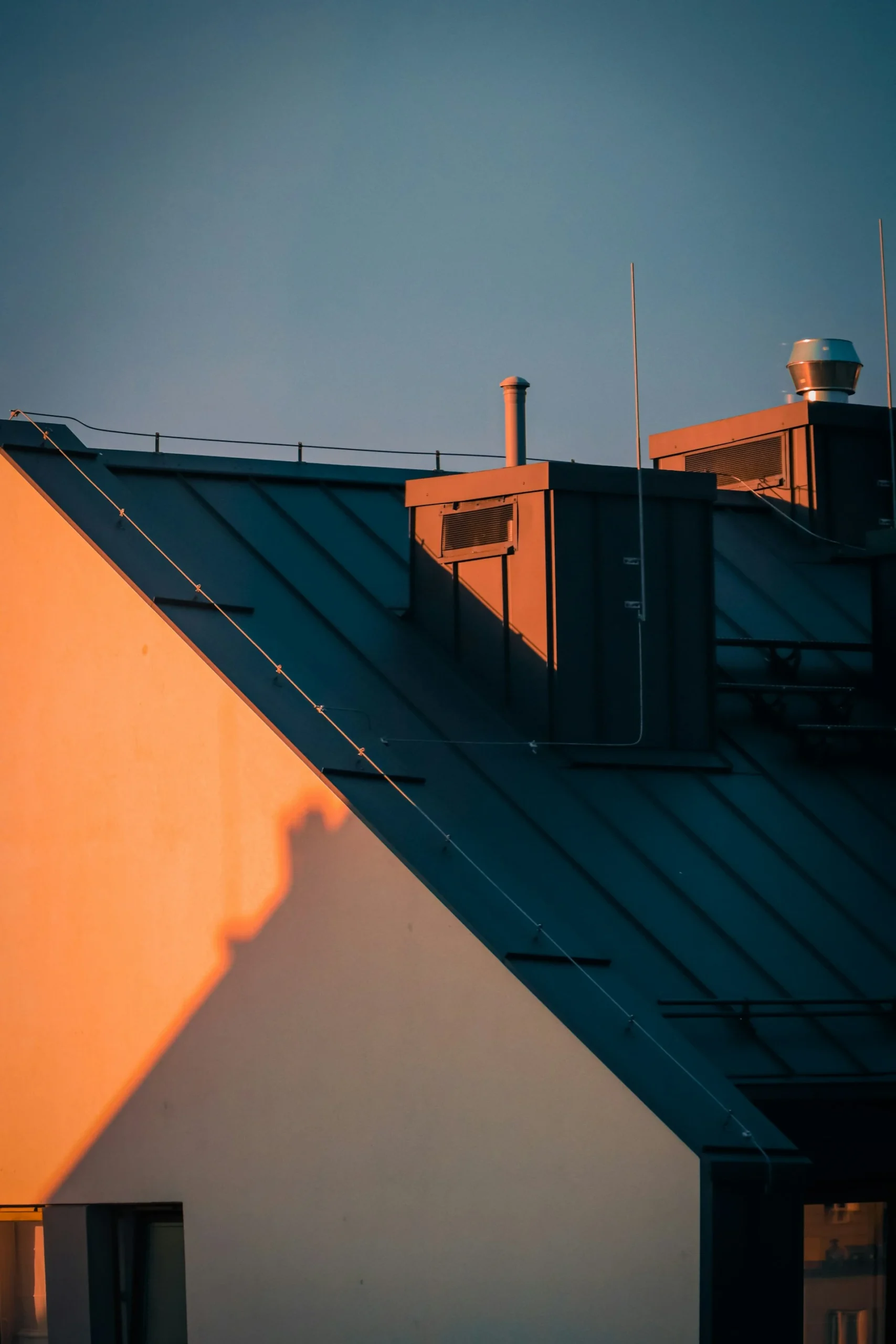 Widok na dach domu - wynajem i obsługa najmu mieszkań Poznań Smochowice.